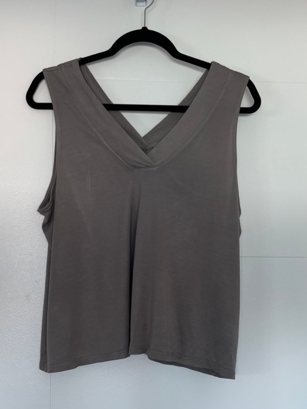 Sleeveless V-Neck Tank Top in Gray